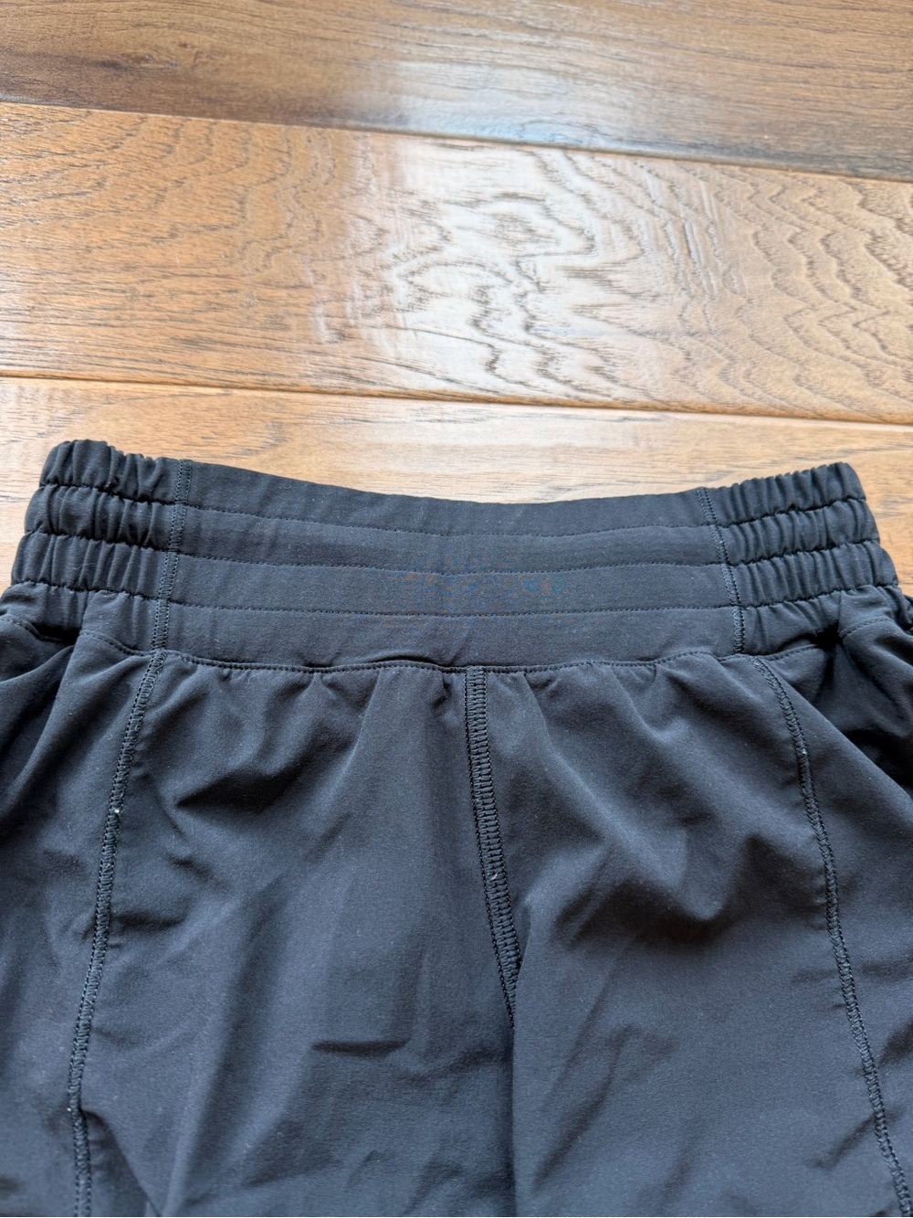 Lululemon Hotty Hot Short *High-Rise 2.5" - Black - Picture 5 of 6